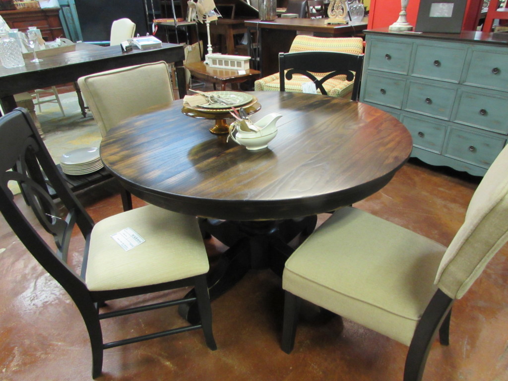 ANTIQUE SOLID OAK PLANK ROUND PEDESTAL TABLE (48" Diameter)